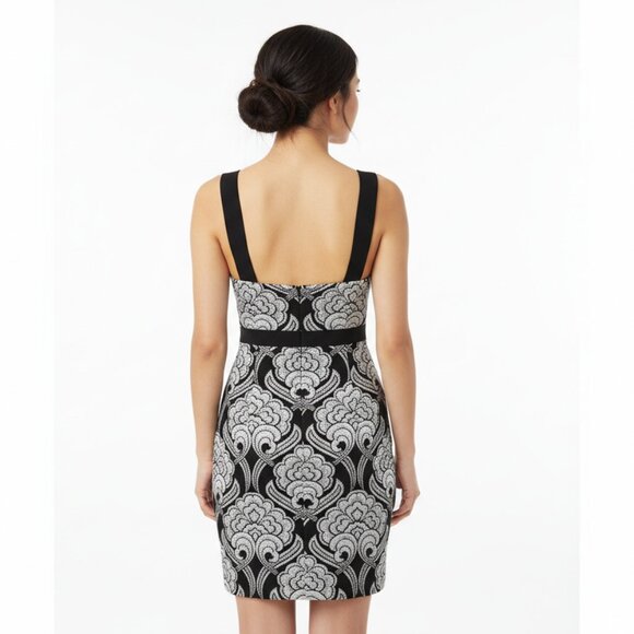 Dress - Picture 6 of 7